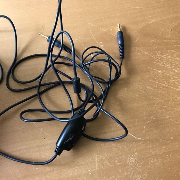 Plantronics Wired Headset With Mic. - Picture 4 of 6